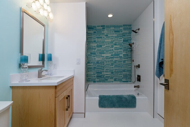 Building Photo - 3920 O-Fully Furnished | Hollywood Beach |...