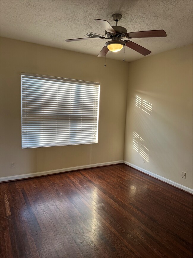 Building Photo - 315 Branard St