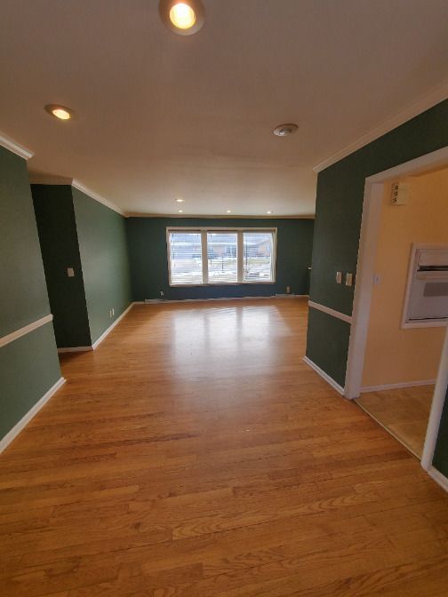 Building Photo - 8862 N Malibu Dr