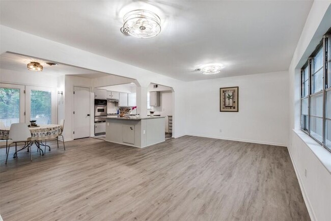 Building Photo - 3503 Loganwood Dr