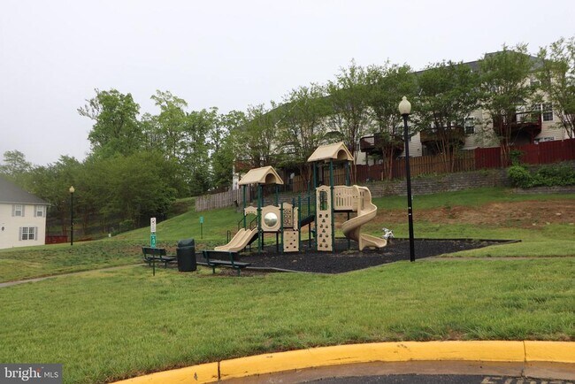 Building Photo - 104 Stingray Ct