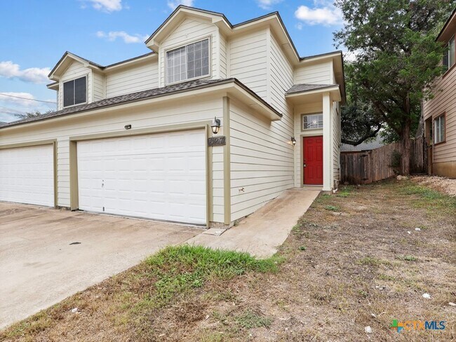 Building Photo - 825 Sagewood Trail