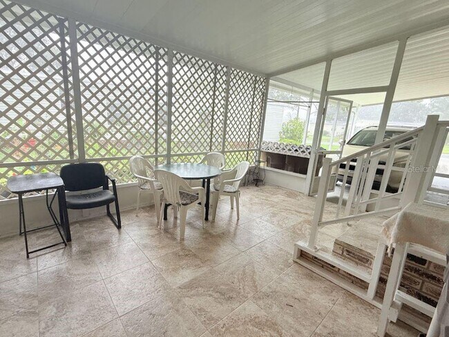 Building Photo - 220 Ellsworth Dr