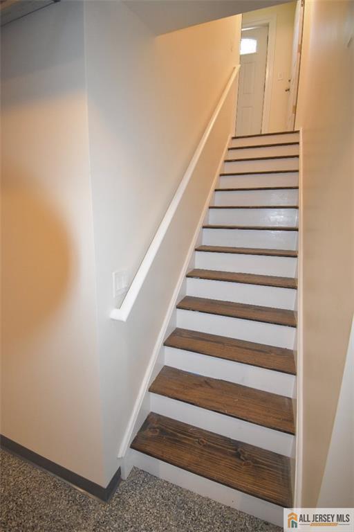 Building Photo - 1 Lee Ave