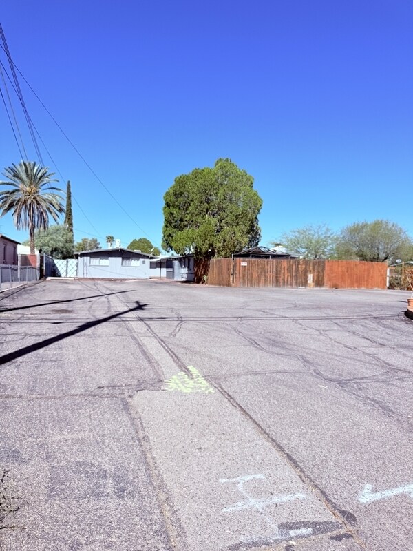 Building Photo - 1225 N Belvedere Ave