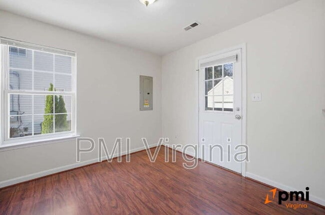 Building Photo - 831 Marshall Ave