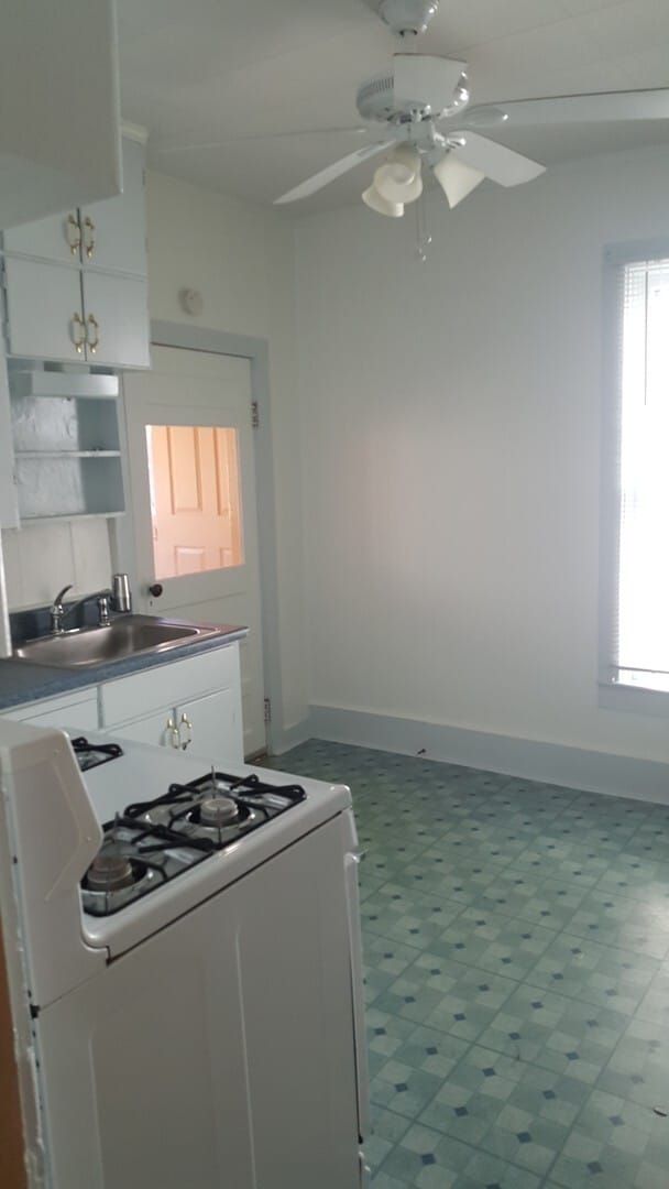 Building Photo - 2 bedroom 1 bath home