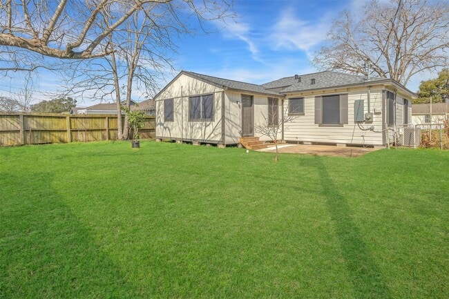 Building Photo - 510 Willow St