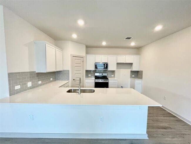 Building Photo - 2413 Sisterdale Ln