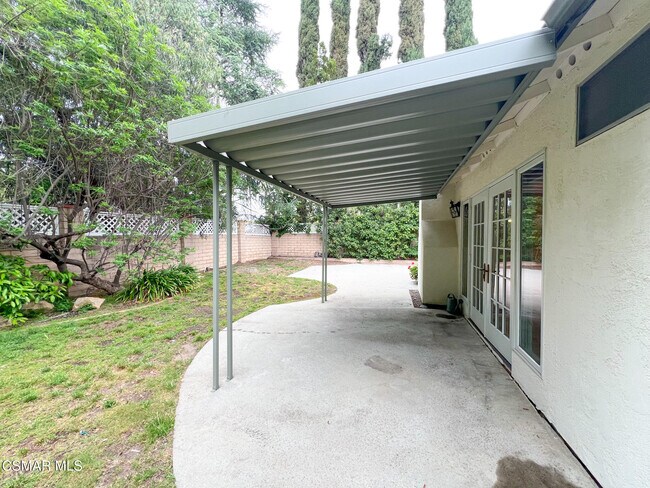 Building Photo - 185 N Sabra Ave