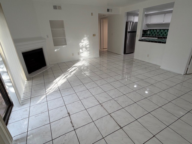 LR?DR area view twords kitchen - 4627 Finley Ave