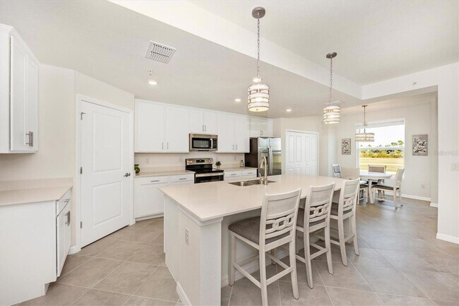 Building Photo - 12550 Galapagos Ct