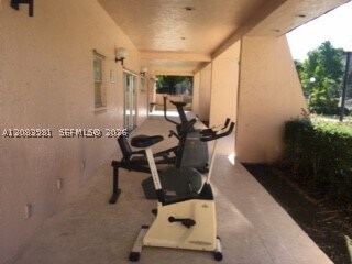 Building Photo - 13701 SW Kendale Lakes Cir