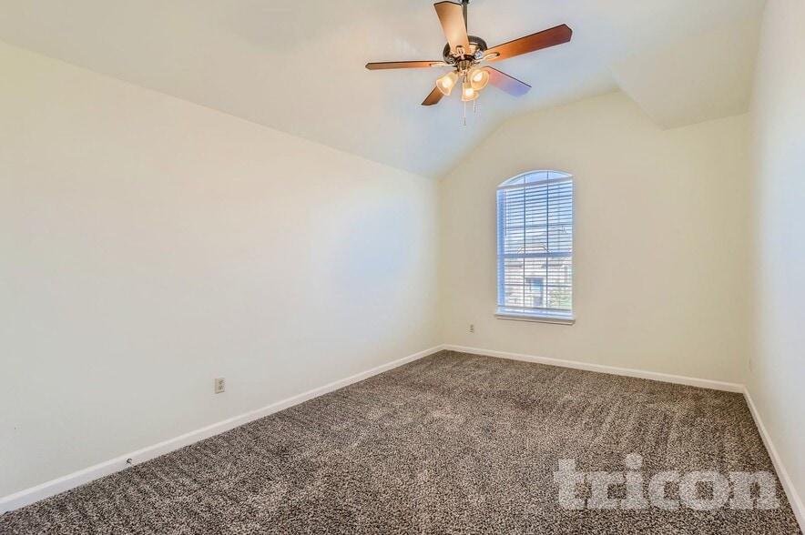 Building Photo - 12069 Brownwood Dr