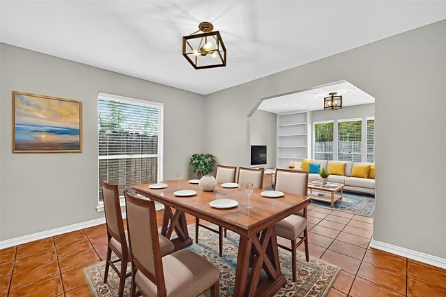 Building Photo - 2107 Briargreen Dr