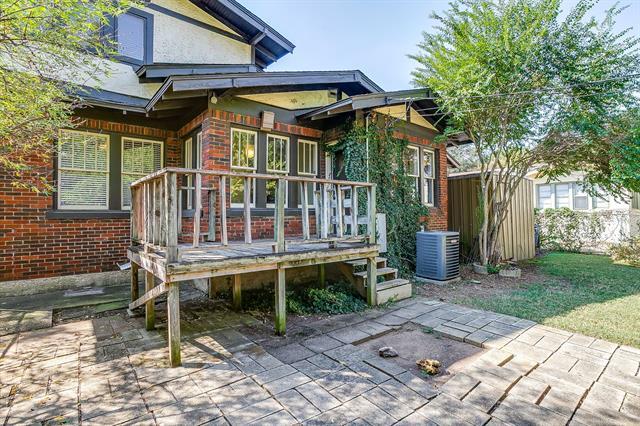 Building Photo - 2312 Mistletoe Ave