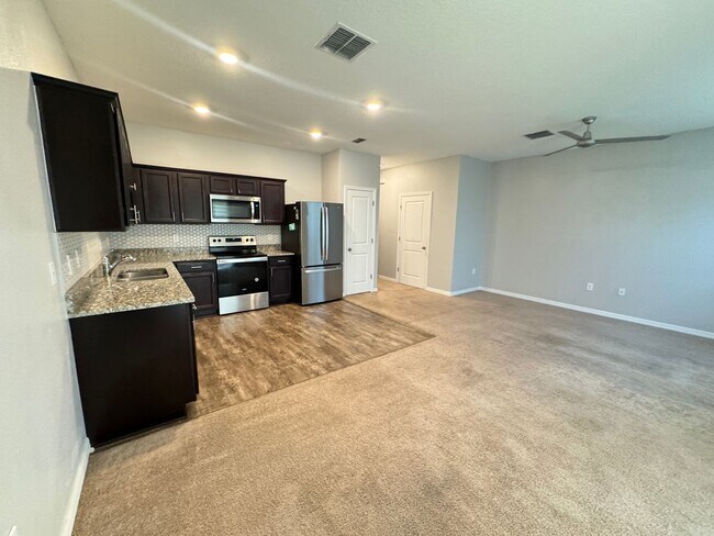 Building Photo - Your Dream Home Awaits in the Heart of Dav...