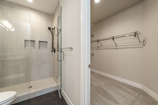 Building Photo - 8989 N Kale Cir