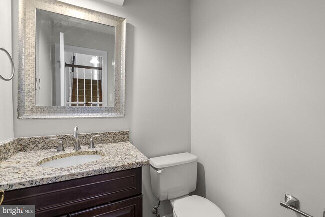 Building Photo - 1119 Halesworth Dr