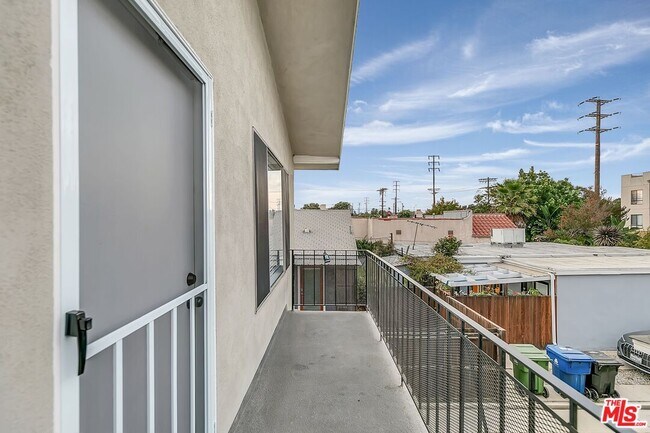 Building Photo - 3831 Beethoven St