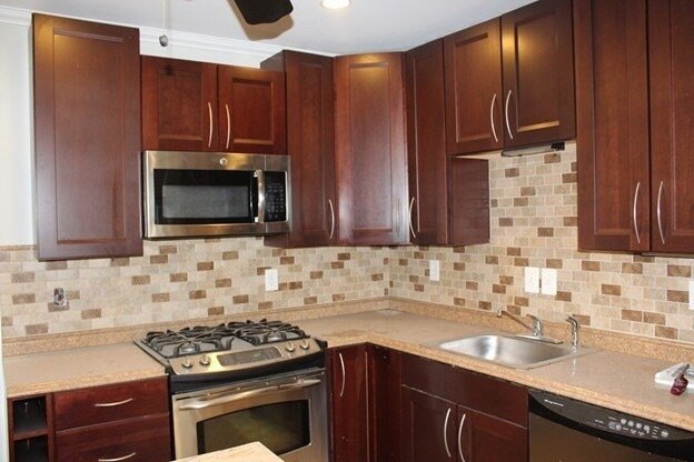 Building Photo - 80 E Division St