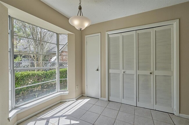 Building Photo - 3503 Dawnwood Dr
