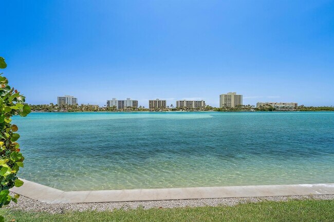 Building Photo - 19800 Sandpointe Bay Dr