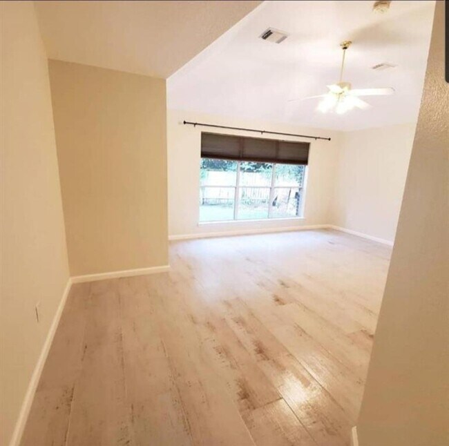 Building Photo - 140 S Winterport Cir