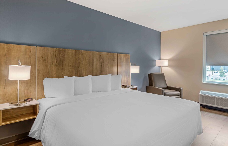 Building Photo - Furnished Studio-Jacksonville - Airport