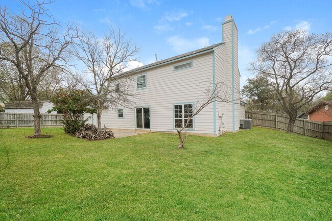 Building Photo - Recently updated-4 Bedroom house located about 11  miles from Randolph Air Force Base