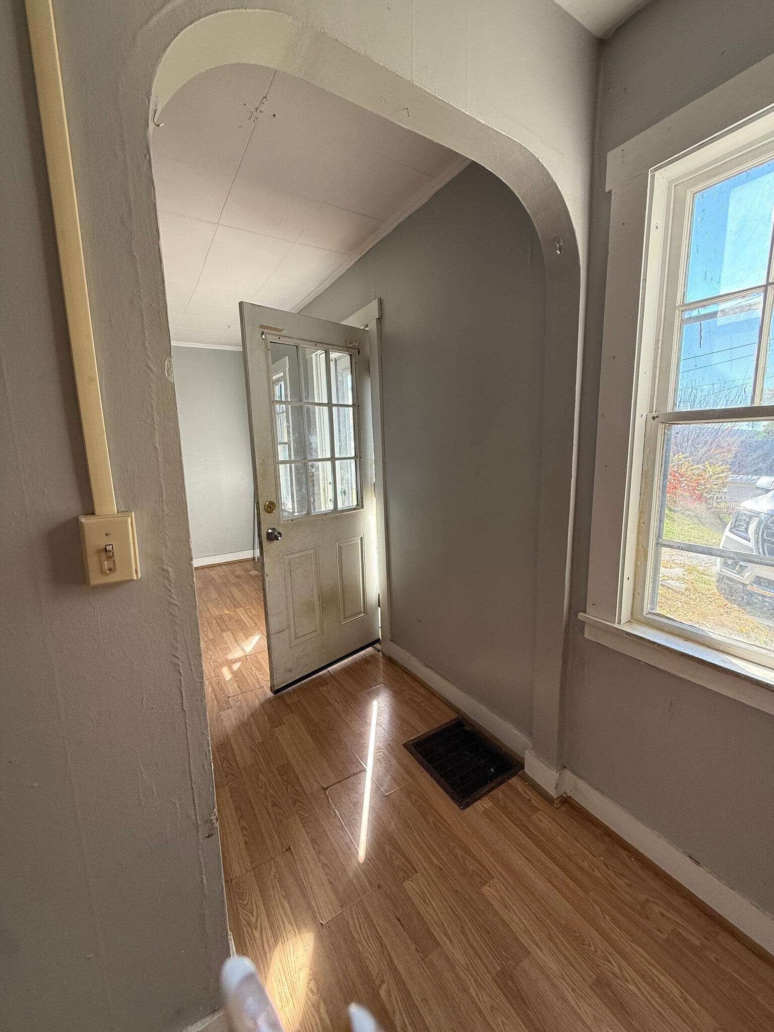 Building Photo - 56 Long St