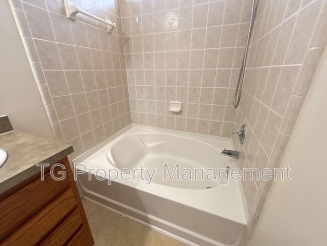 Building Photo - 8605 Tower Falls Dr