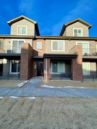 Building Photo - Shalom Park Townhouse