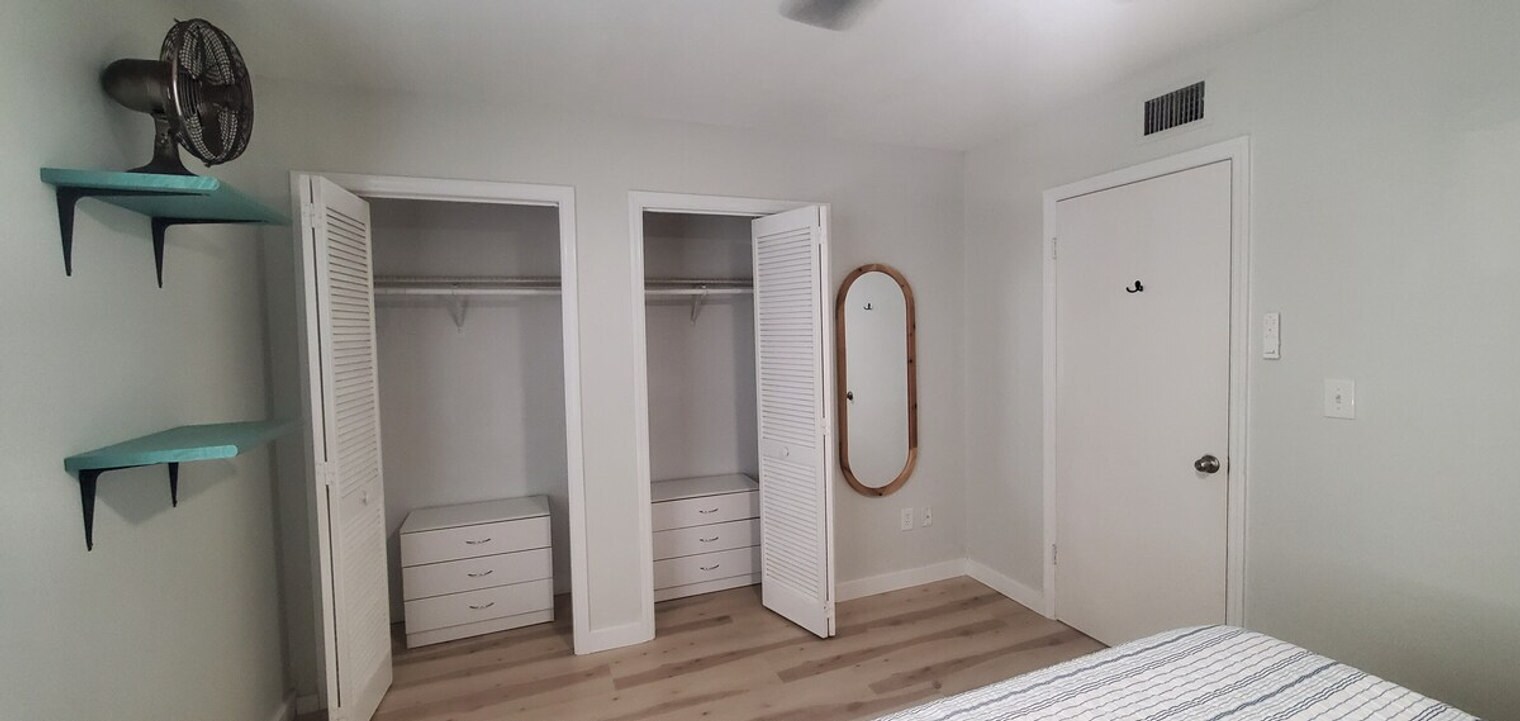 Building Photo - 4793 S Atlantic Ave