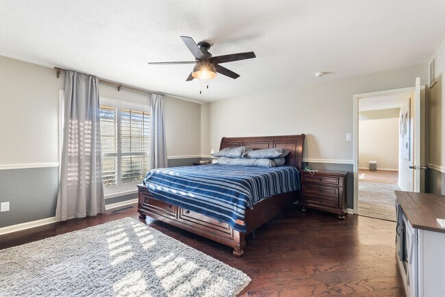 Building Photo - 7 Oak Tree Cir