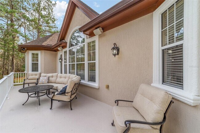 Building Photo - 1706 SW 27th St