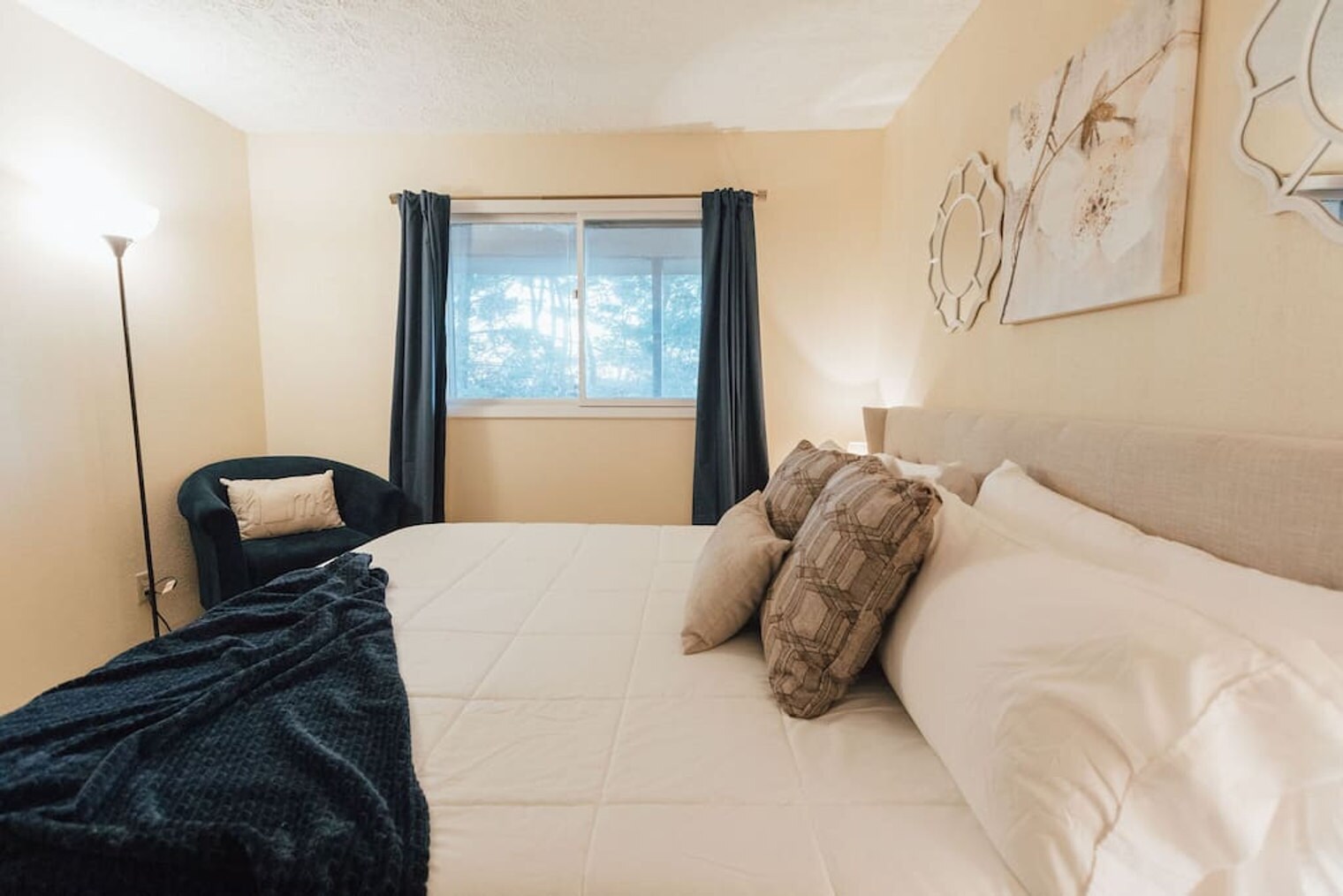 Building Photo - 722 Liberty Bell Blvd