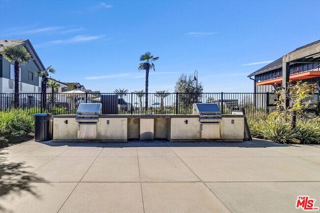 Building Photo - 4102 S Limecrest Paseo