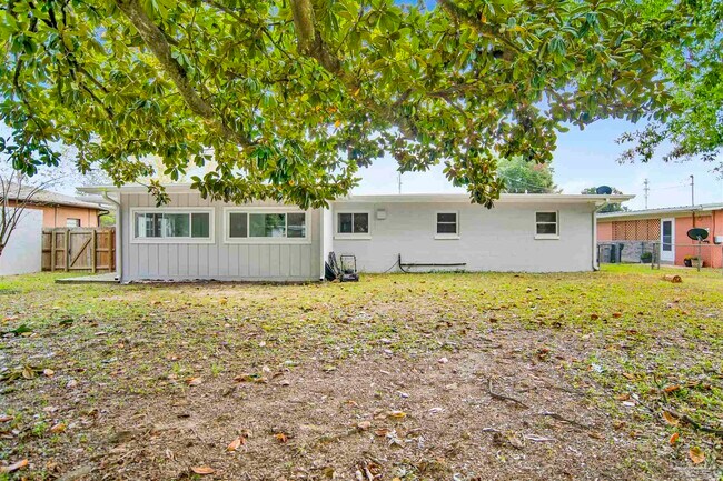 Building Photo - 51 Adkinson Dr