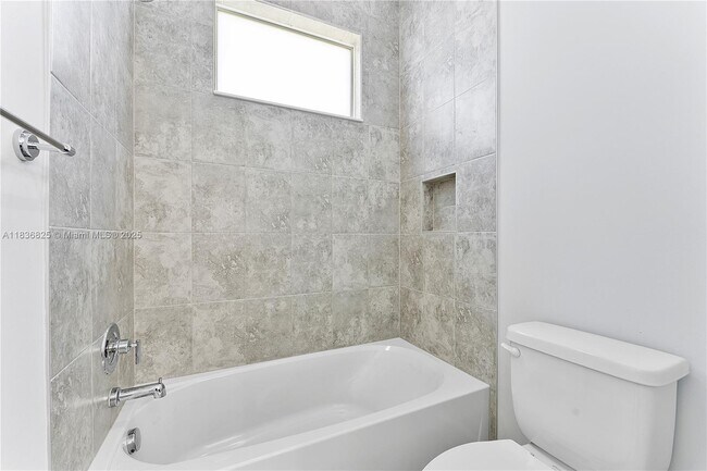 Building Photo - 14458 Spruce Pne Dr