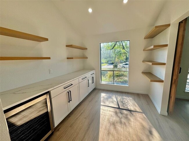 Building Photo - 9506 Stonebridge Dr