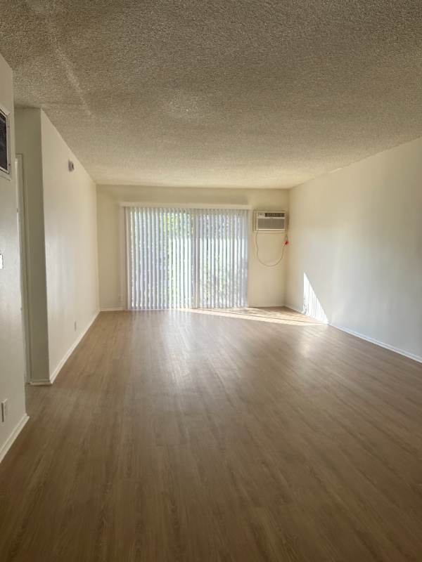 Building Photo - 4350 Troost Ave