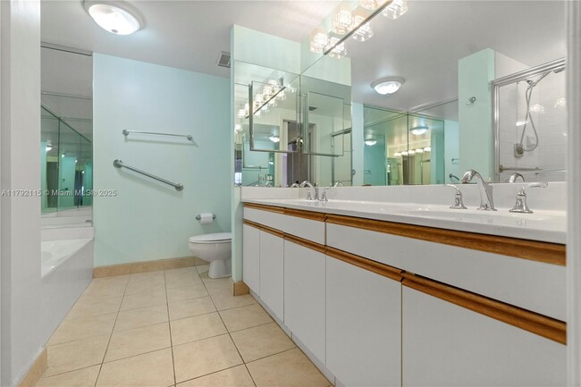 Building Photo - 3610 Yacht Club Dr