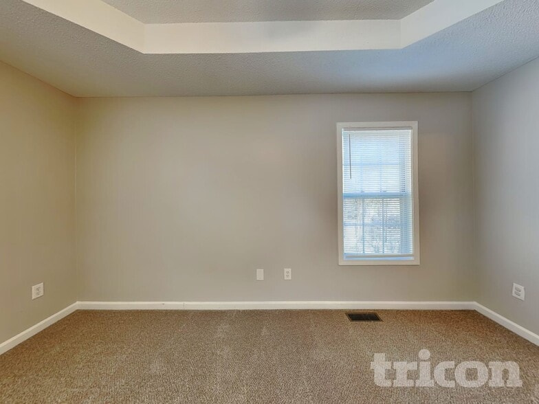 Building Photo - 5731 Newnan Cir