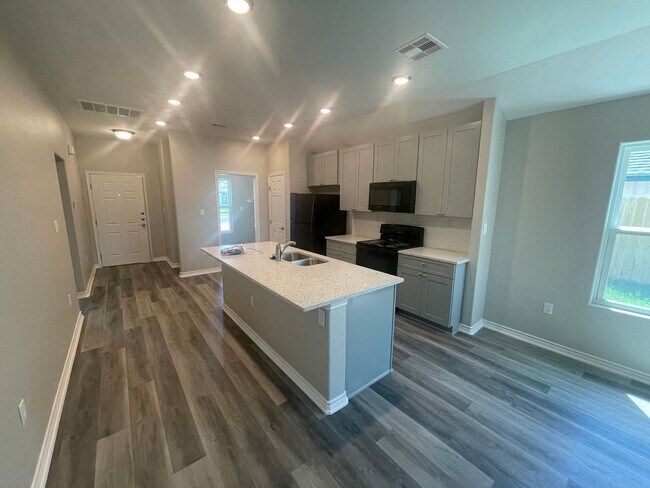 Building Photo - New home