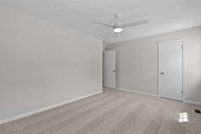 Building Photo - 5516 Amhurst Ct