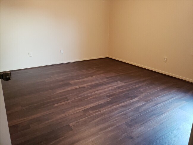 Building Photo - 7223 Yardley Dr