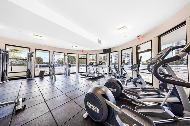 Building Photo - 20515 E Country Club Dr