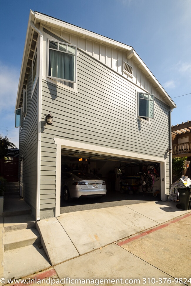 Building Photo - Exquisitely Remodeled Craftsman Style Home