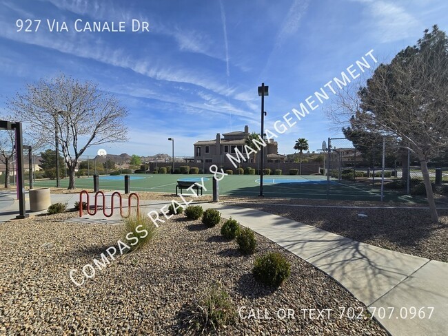 Building Photo - 927 Via Canale Dr